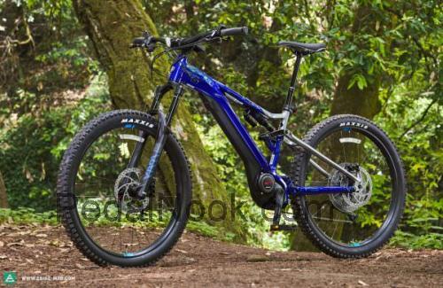 Yamaha YDX-Moro Pro specs and reviews